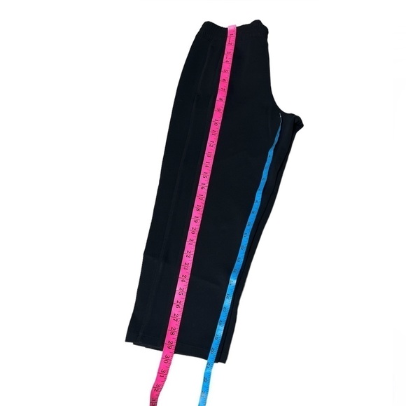 Lululemon Light Strides Crop - Picture 5 of 7